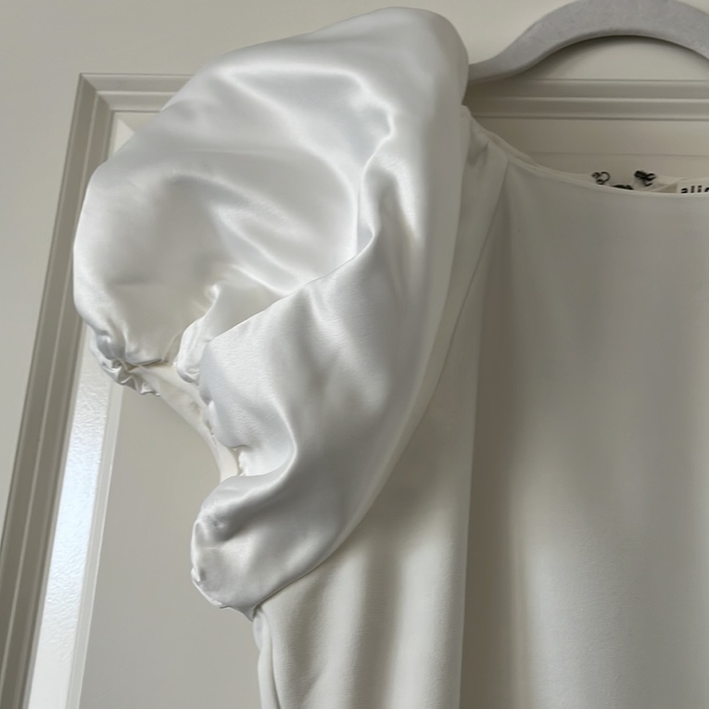 CICI BUBBLE SLEEVE TOP - Picture 9 of 11